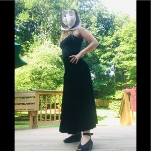 Farrow hot goth high-waist black velvet skirt